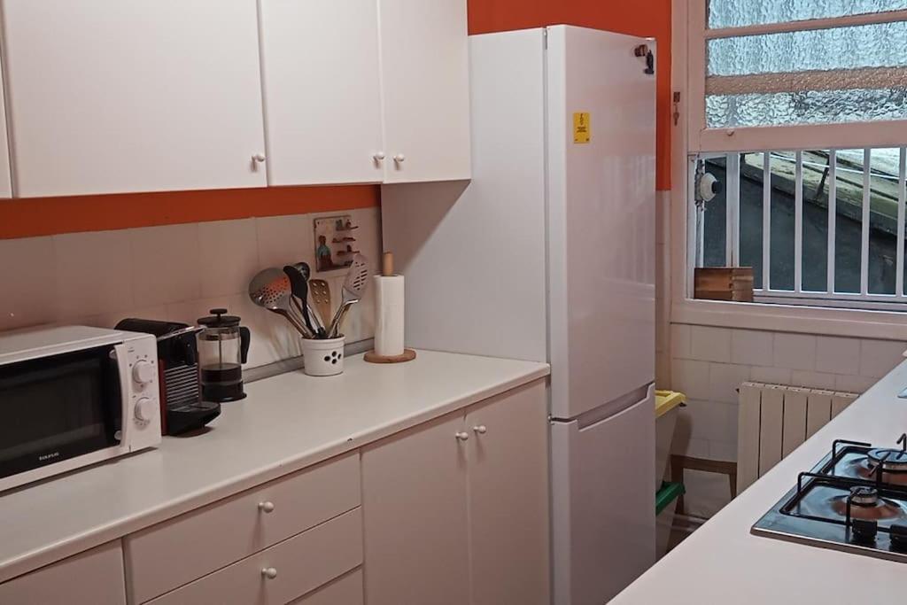 Apartamento Guggenheim Centrico Y Confortable Bilbao Bagian luar foto