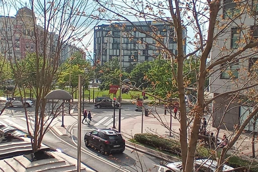 Apartamento Guggenheim Centrico Y Confortable Bilbao Bagian luar foto